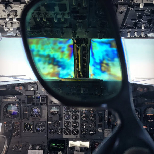 Why polarized lenses and B737-400 windscreens don't mix well