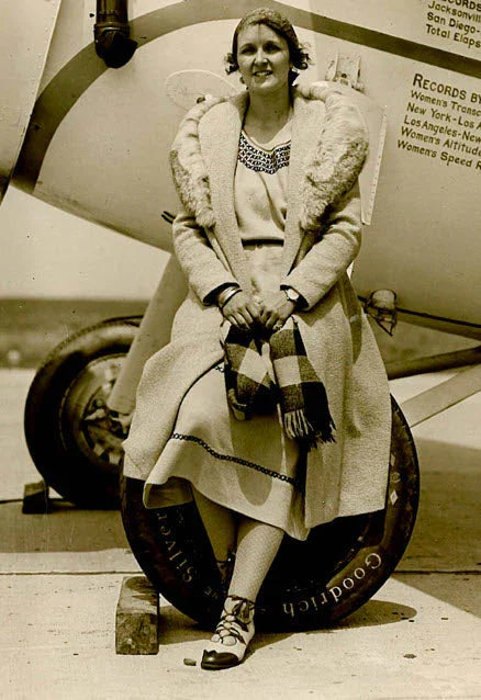 A photograph of Ruth Rowland Nichols (Fédération Aéronautique Internationale 12430–1)