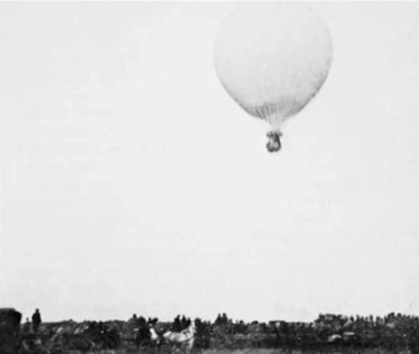Samuel Archer King ascending in his balloon September 12, 1881 at 5:40pm