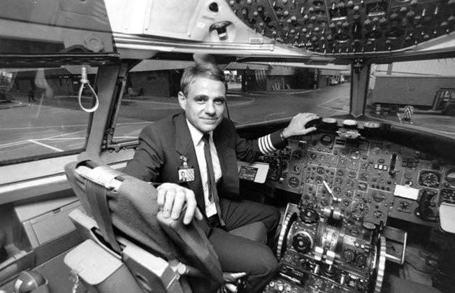 Captain Timothy Lancaster, BAC 1-11 pilot who was pulled out of a BAC1-11 aircraft windscreen in 1990