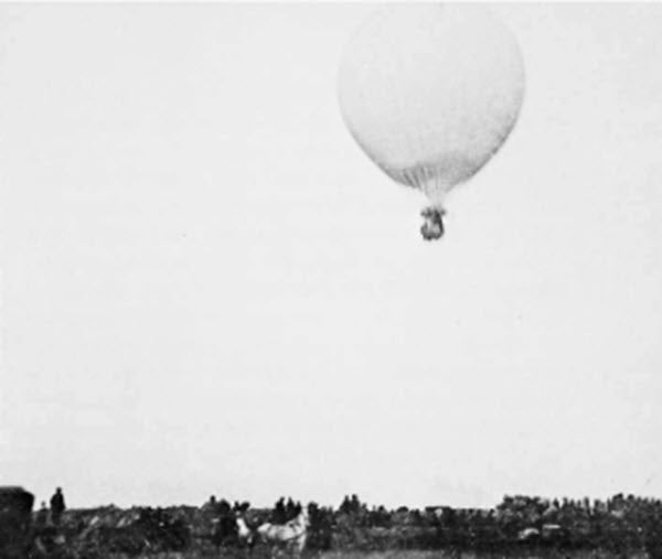 Samuel Archer King ascending in his balloon September 12, 1881 at 5:40pm