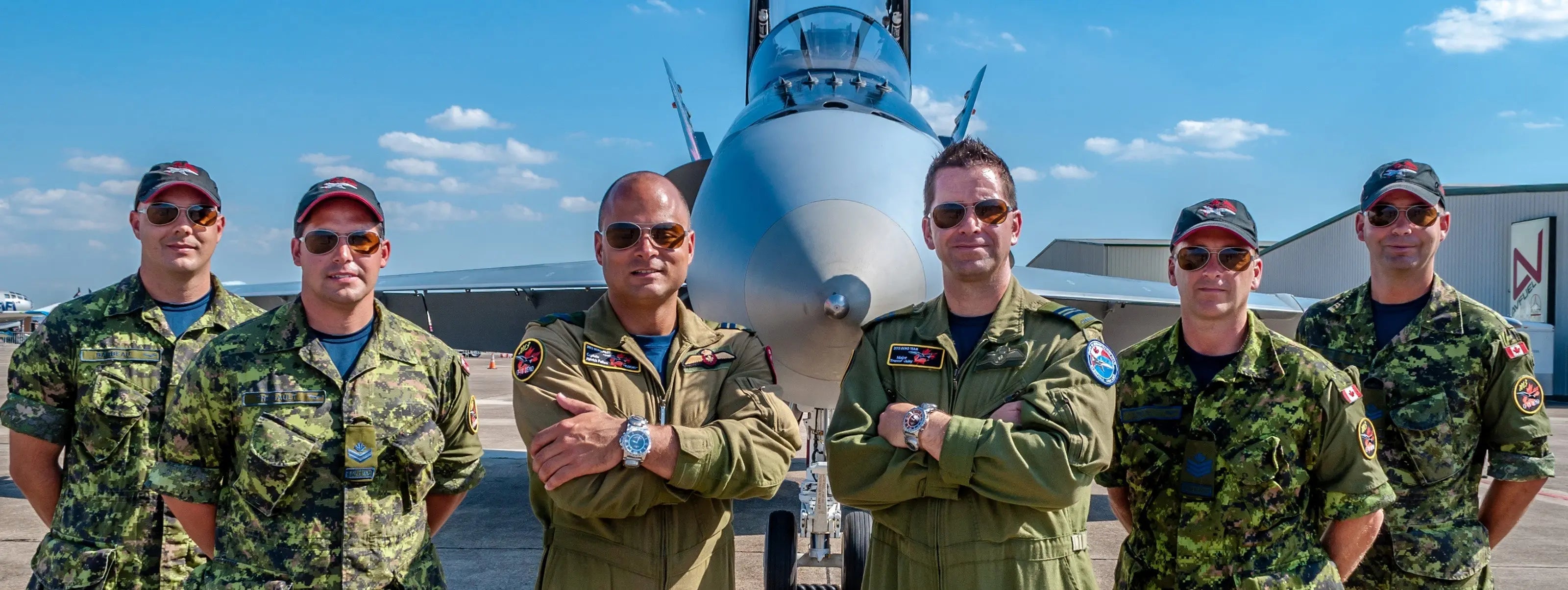 Military Sunglasses vs. Pilot Sunglasses-Aviator Sunglasses-New School SEO-